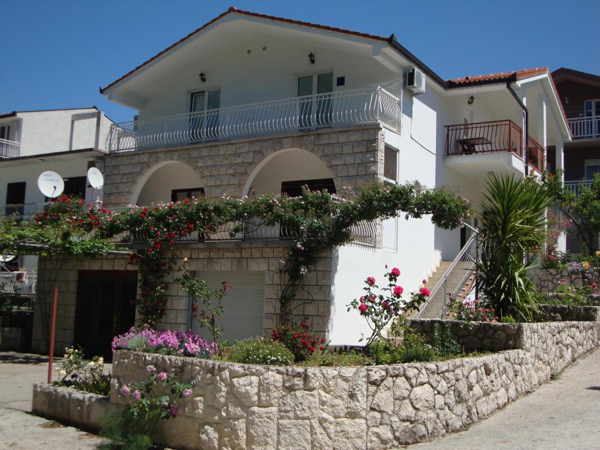 Franic Bacina Lakes Apartments